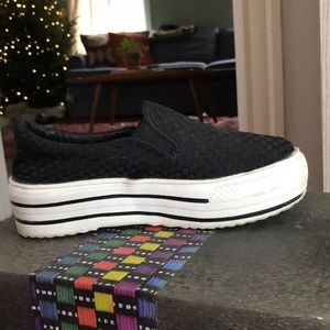 Bernie Mev platforms